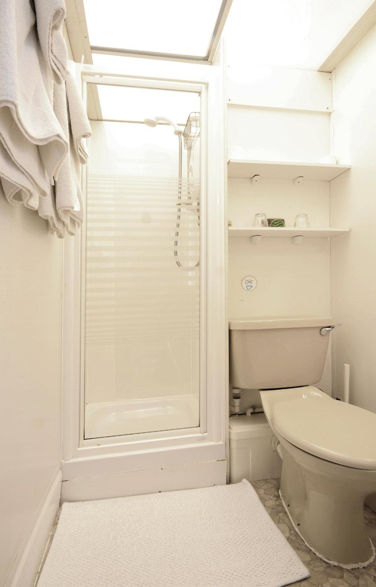 The Paragon - Guest Accommodation Скарбъро Стая снимка